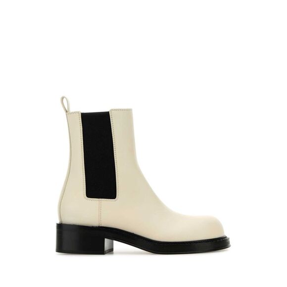 Bottega Veneta Women Ivory Leather Cliff Ankle Boots